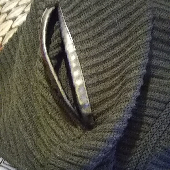 Poncho - Picture 5 of 5